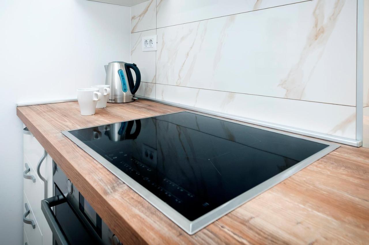 Otto Apartment With Sea View And Parking Rovinj Exteriör bild