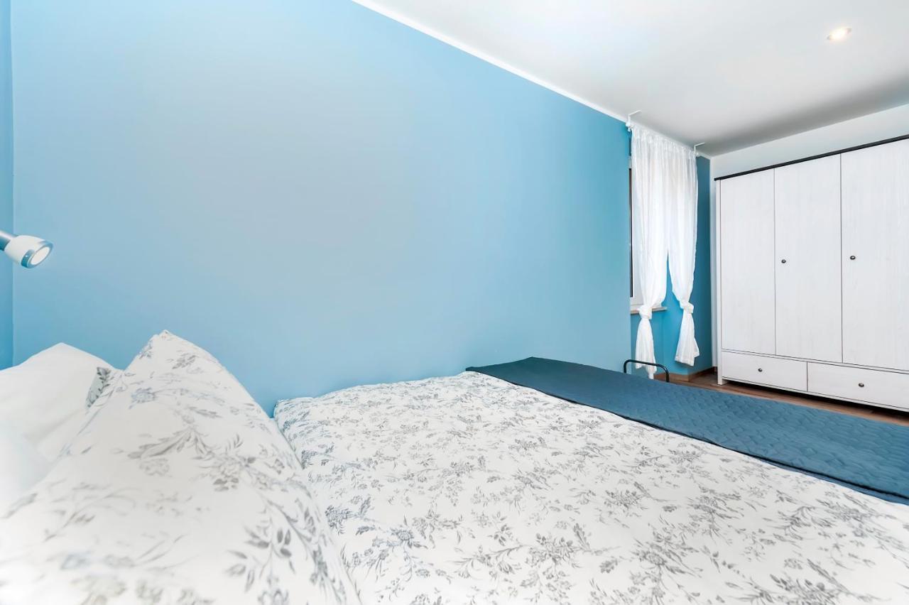 Otto Apartment With Sea View And Parking Rovinj Exteriör bild