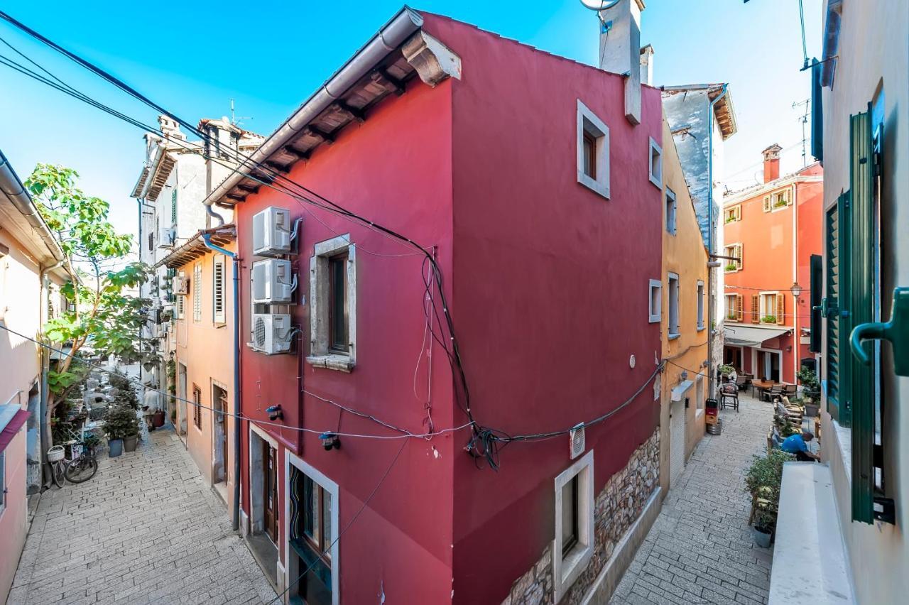 Otto Apartment With Sea View And Parking Rovinj Exteriör bild